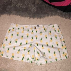 pineapple print chino shorts